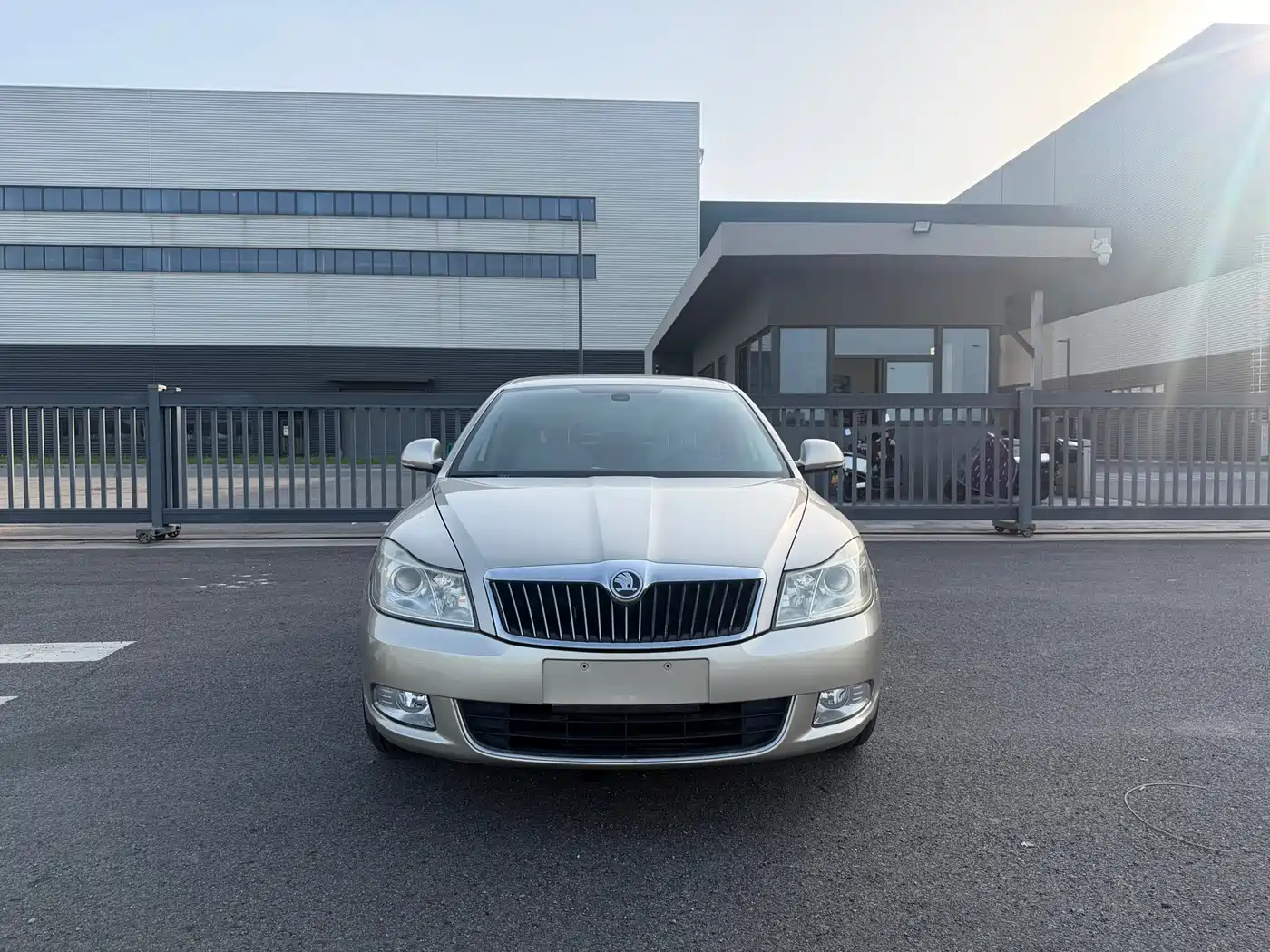 Škoda Octavia 2014 1.6L Auto Yijun Edition фото 2