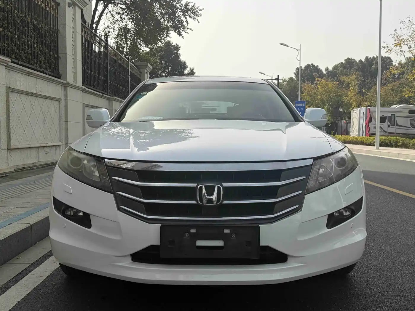 Honda Crosstour 2011 3.5L Prestige Edition фото 2