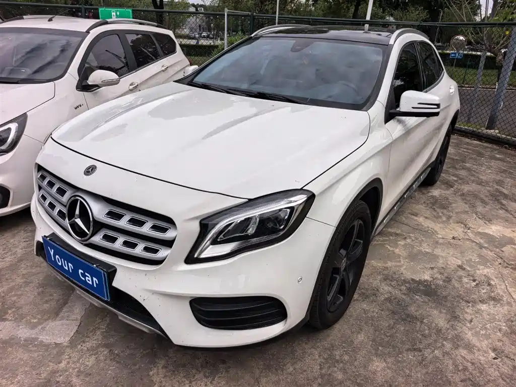 Mercedes-Benz GLA 2019 GLA 200 Fashion