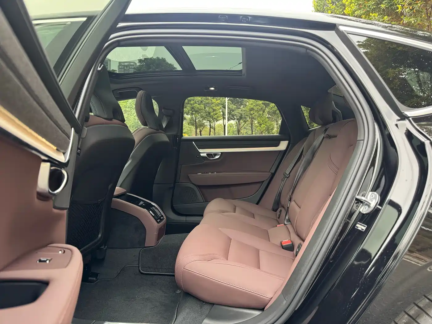 Volvo S90 2026 B5 Zhiyuan Luxury Edition фото 17