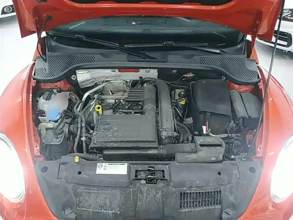 Volkswagen Beetle 2017 180TSI Enjoy фото 20