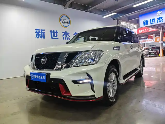NISSAN TOURE