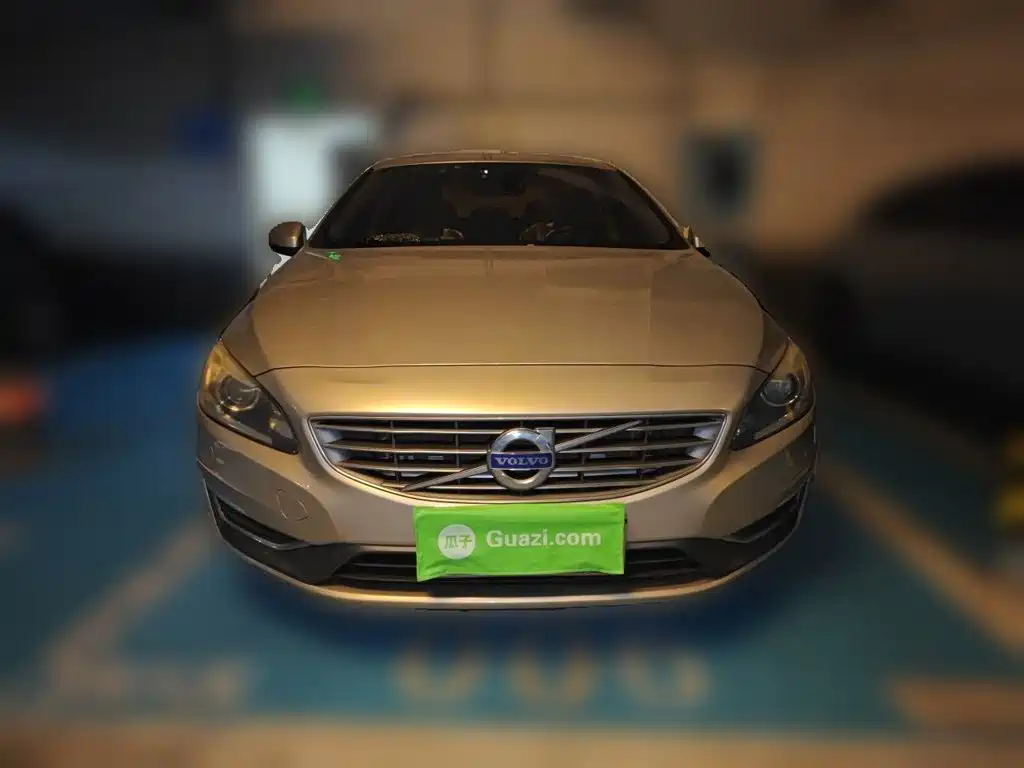 Фото 3 - Volvo S60