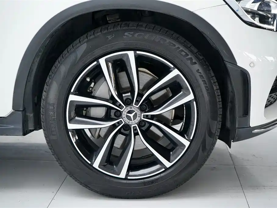 Mercedes-Benz GLC 2020 GLC 300 L 4MATIC Dynamic фото 26