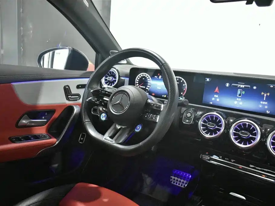 Mercedes-Benz A-Class AMG 2024 AMG A 35 L 4MATIC фото 7