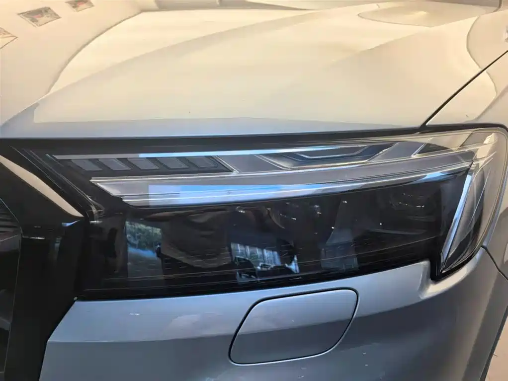 Audi SQ7 2024 4.0 TFSI фото 5