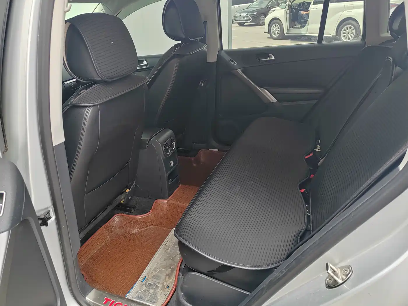 Volkswagen Tiguan 2010 1.8TSI Automatic 2WD Trend фото 6
