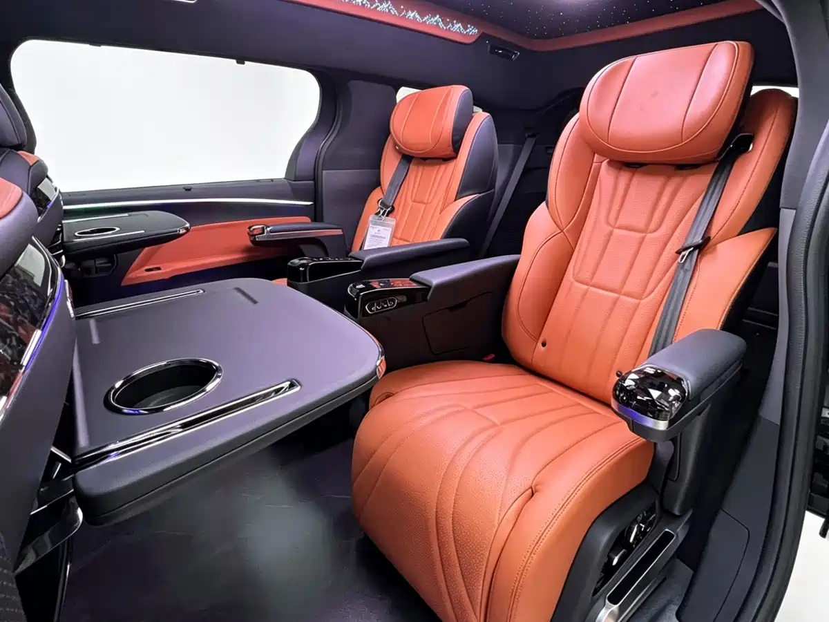 Toyota Granvia 2026 Model 2.5L Hybrid Luxury Edition фото 11