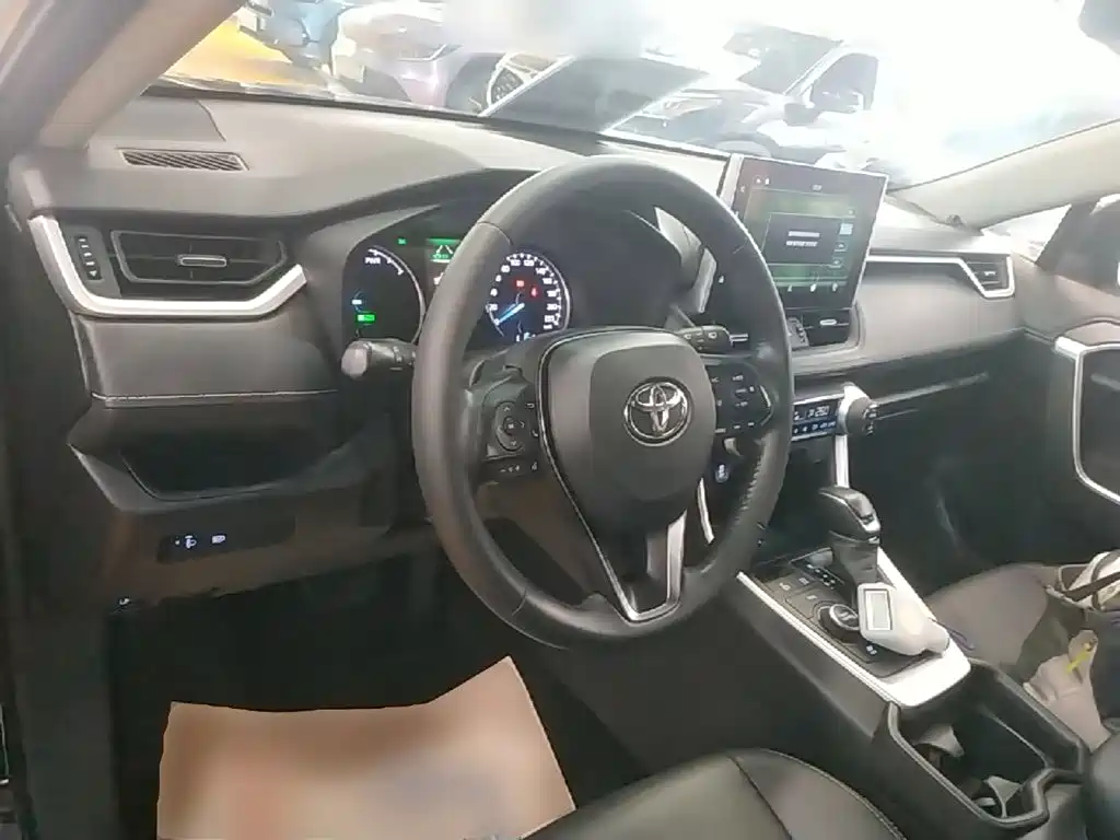 Фото 14 - Toyota Wildlander