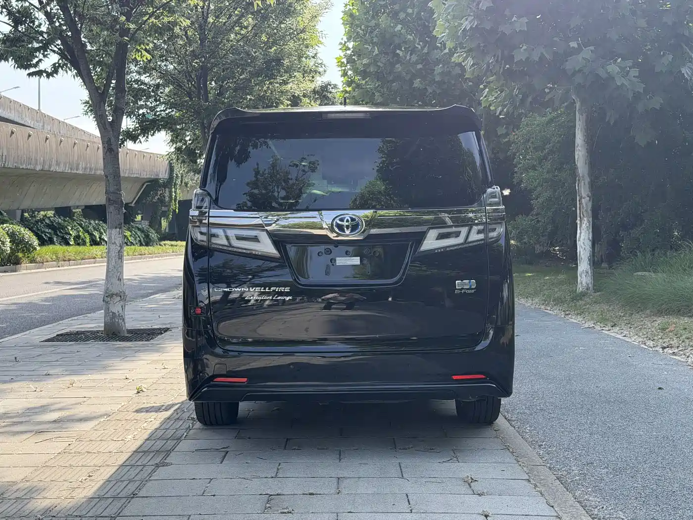 Toyota Vellfire 2021 Crown Hybrid 2.5L HV Premium Edition фото 9