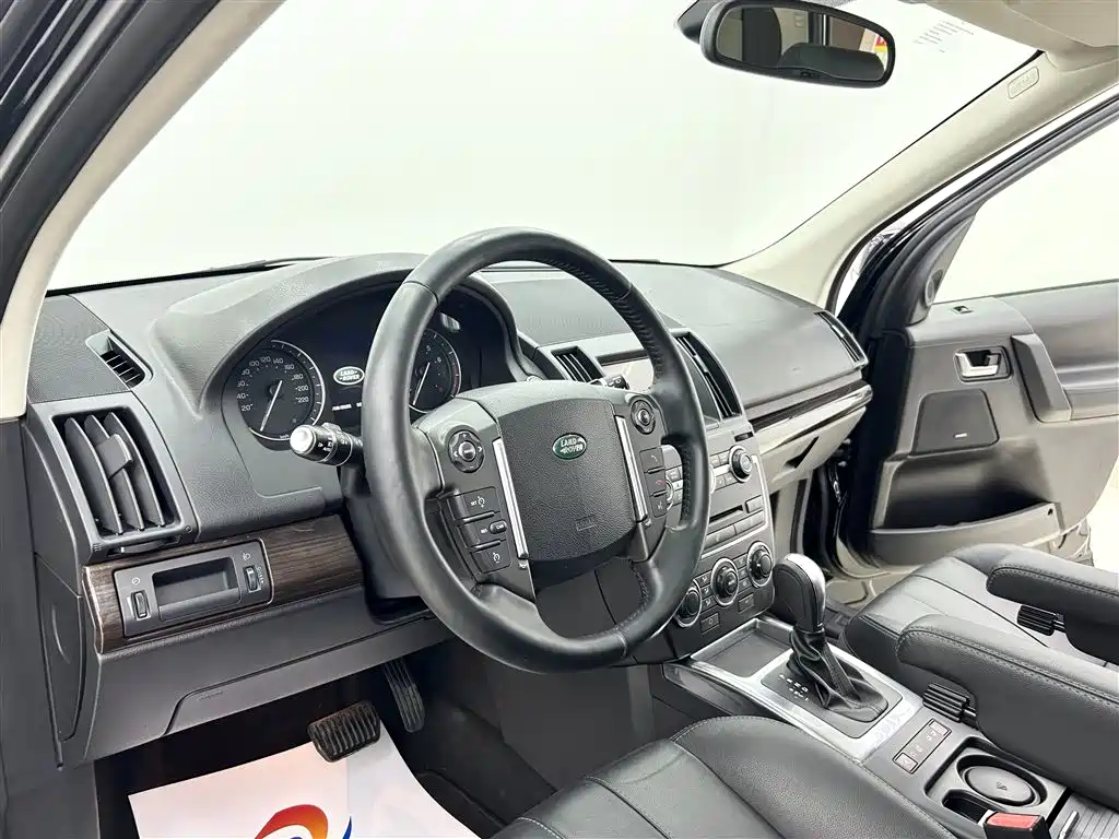 Land Rover Freelander 2 2013 2.0T Si4 SE Petrol Version фото 13