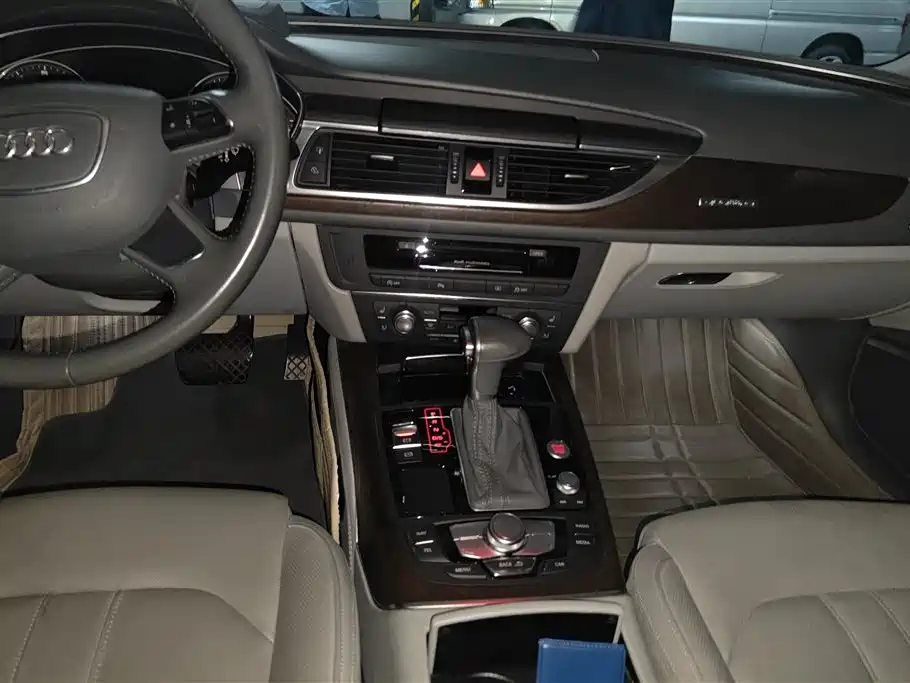 Audi A6L 2014 50 TFSI quattro Luxury фото 13