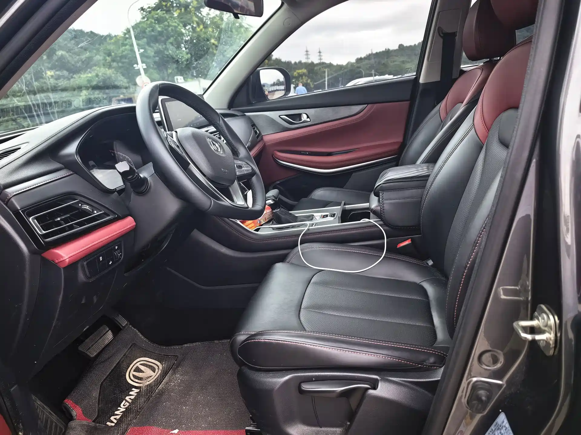 Фото 7 - Changan CS75