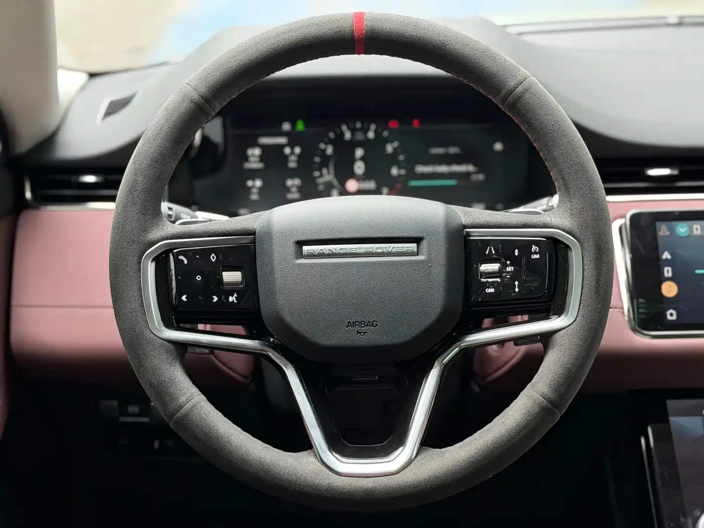 Land Rover Range Rover Evoque 2022 Range Rover Evoque L 249PS R-Dynamic Luxury Edition фото 16