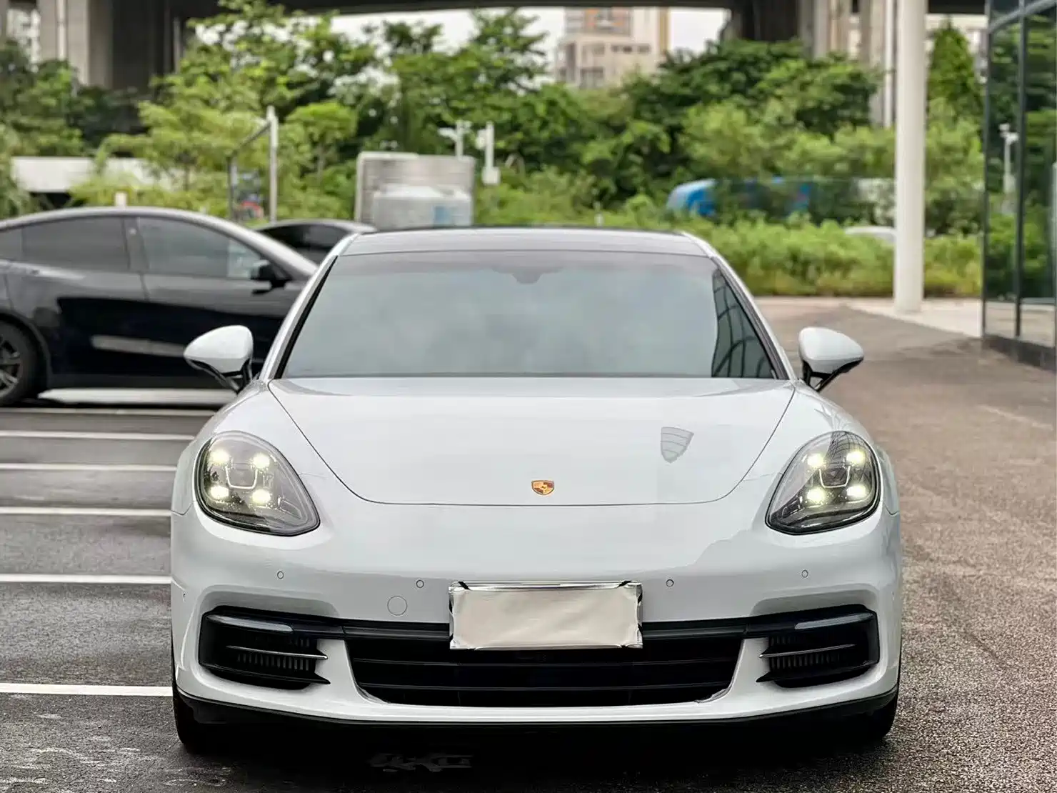 Фото 2 - Porsche Panamera
