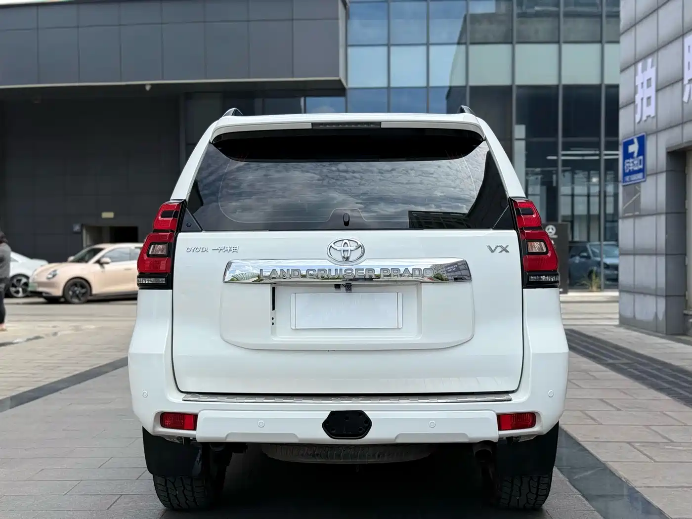 Toyota Prado 2010 4.0L Automatic TX-L фото 20