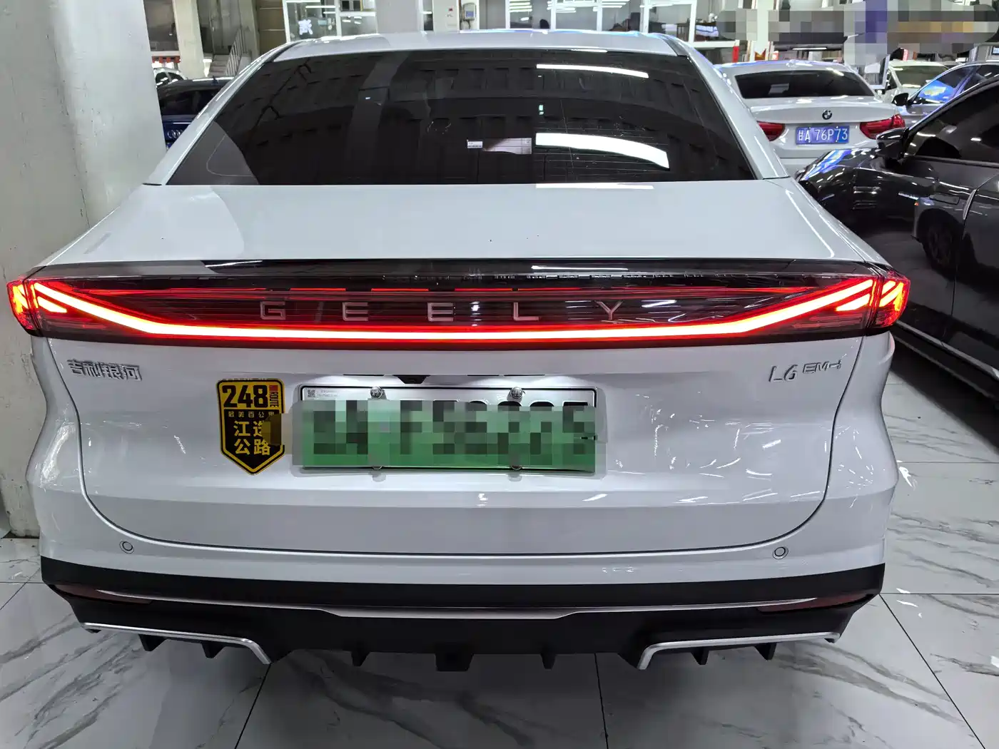 Geely Galaxy Galaxy L6 2025 EM-i 60km Voyage Edition фото 4