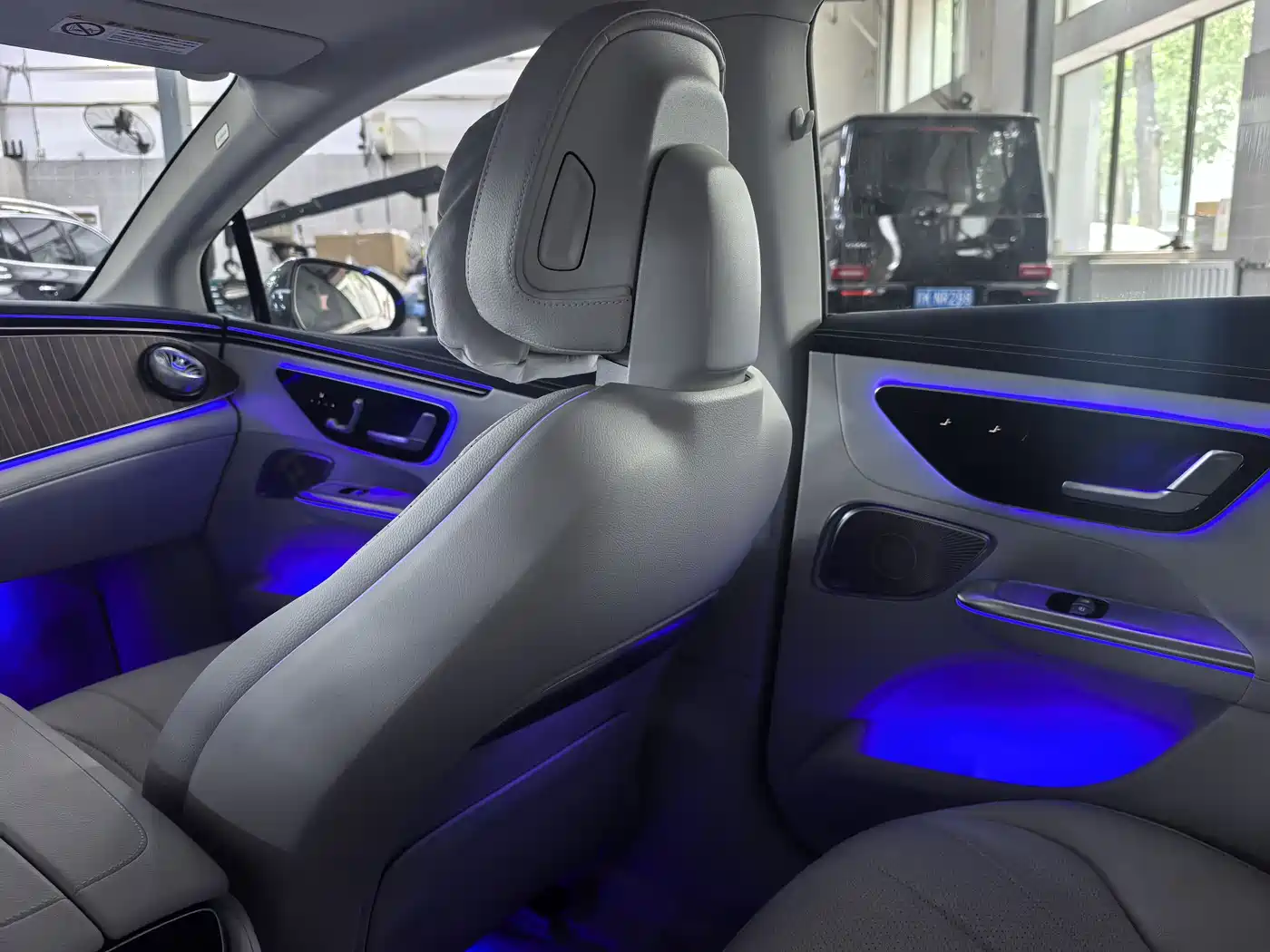 Mercedes-Benz EQE 2025 Model 500 4MATIC Luxury Edition фото 21