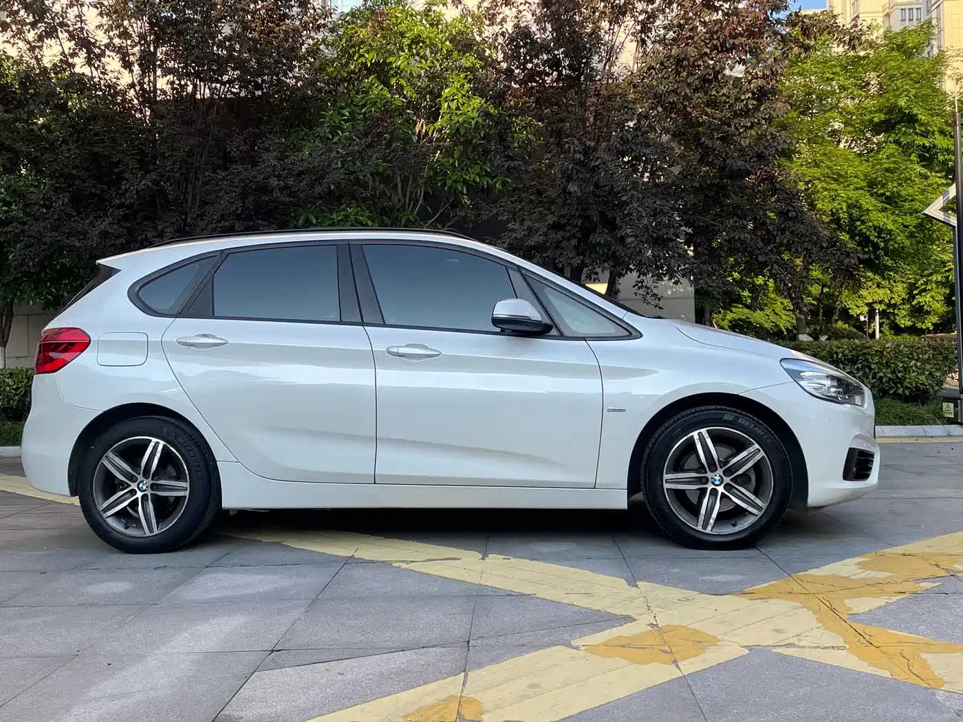 BMW 2 Series Touring 2016 218i Fashion Model фото 4