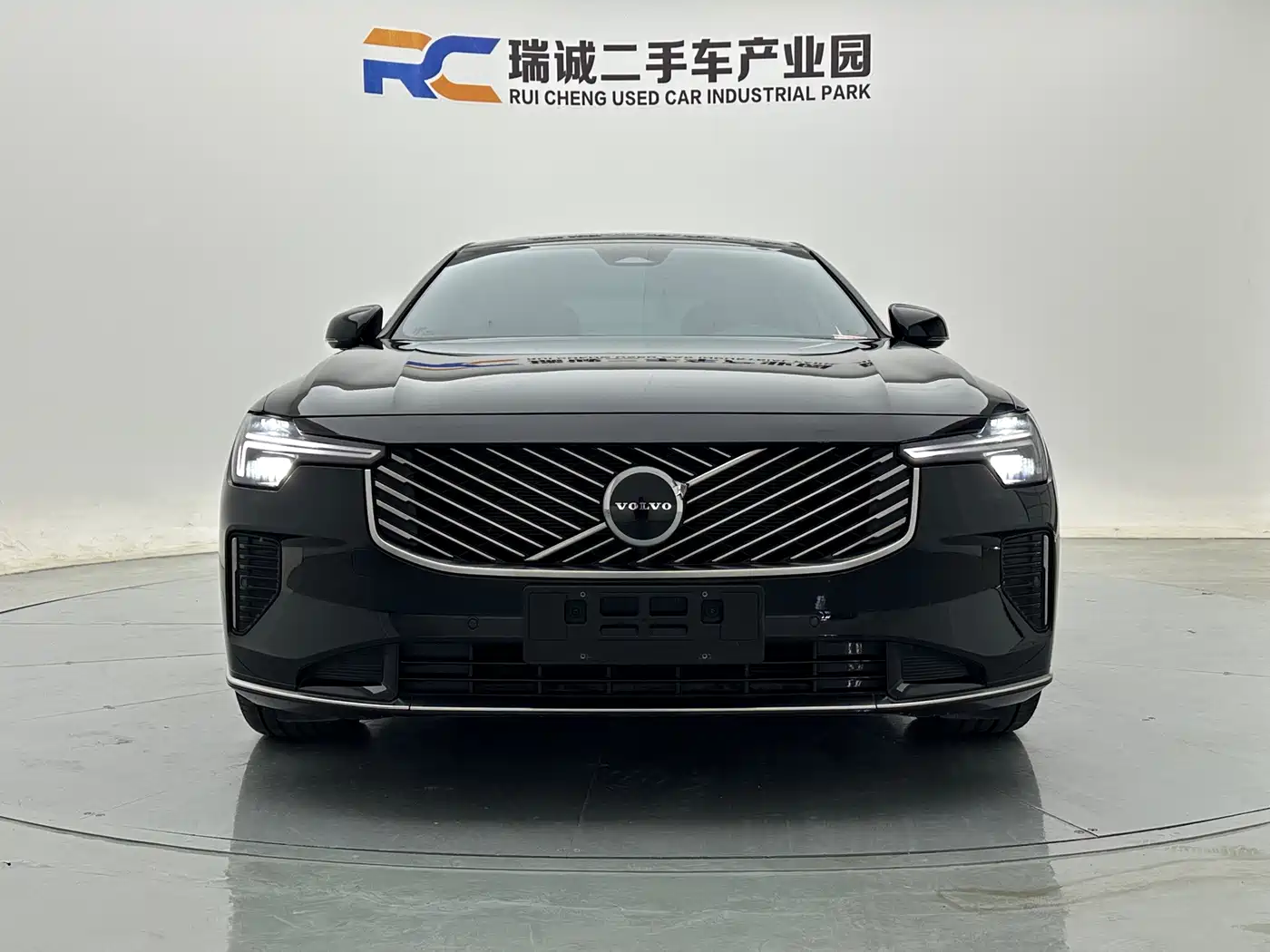 2026 Volvo S90