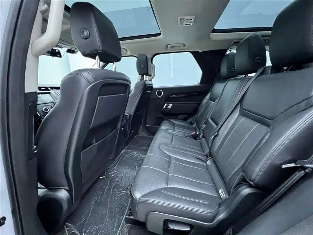 Land Rover Discovery 2017 3.0 SC V6 SE фото 24
