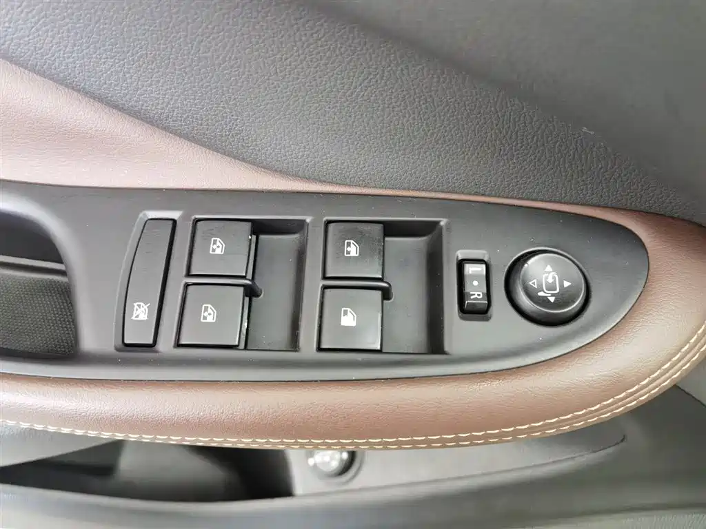 Buick Envision Plus 2016 28T 4WD Elite фото 10