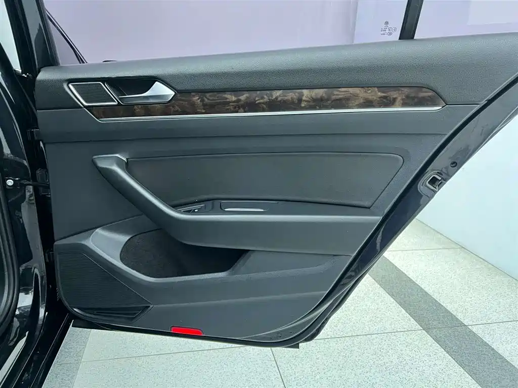 Volkswagen Magotan 2018 Facelift 330TSI DSG Luxury фото 29