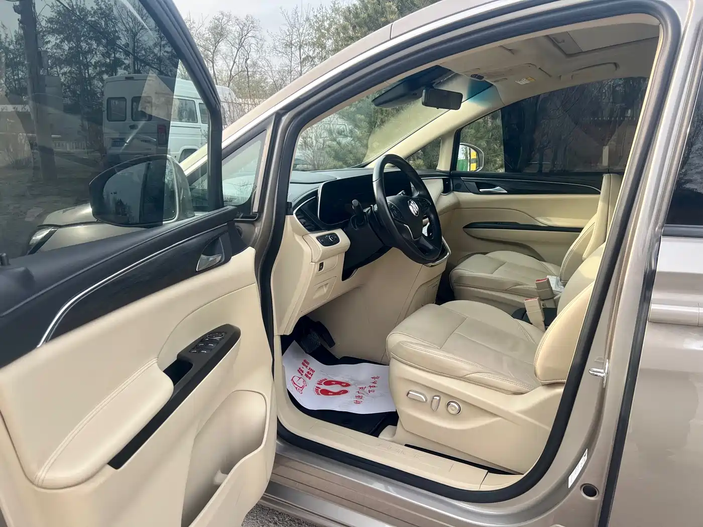 Buick GL8 2023 ES Landmaster Exclusive фото 9