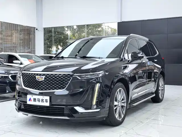 CADILLAC XT6