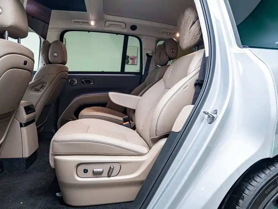 Li Auto Li i8 2026 2025 Standard Edition