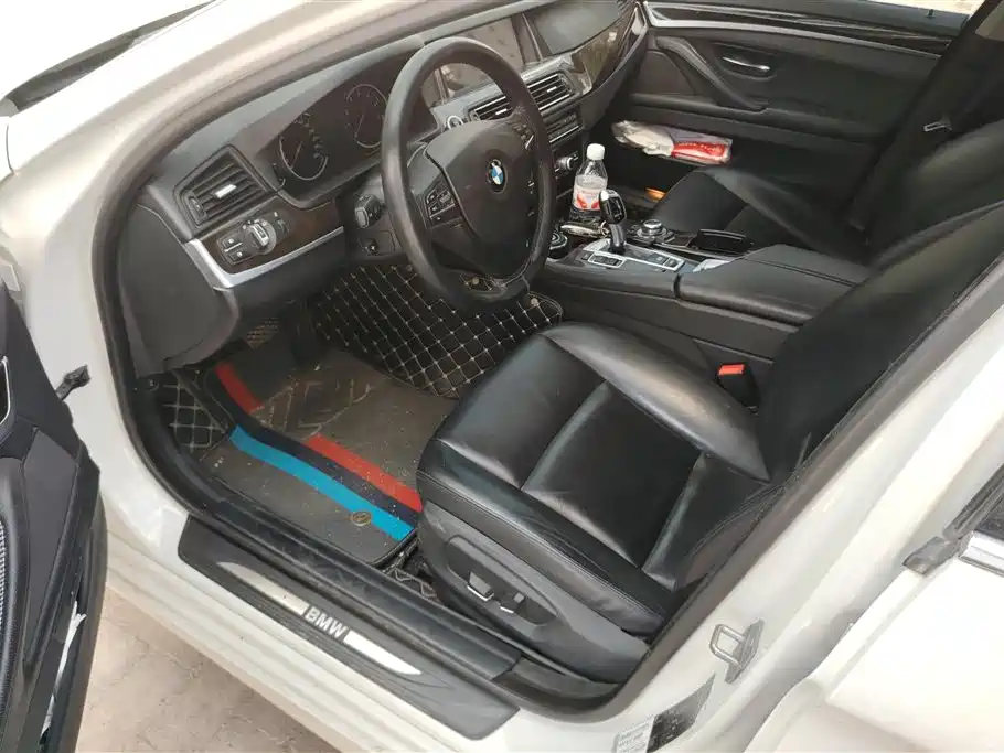 BMW 5 Series 2014 525Li Leading фото 9
