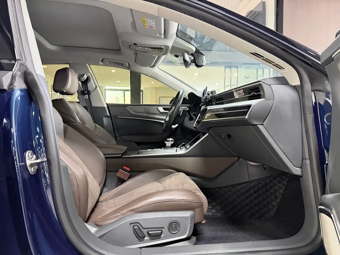 Audi A7L 2022 45 TFSI S-line Dream Builder Edition фото 9