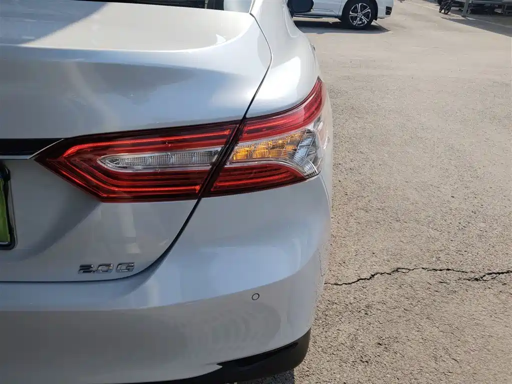 Toyota Camry 2021 2.0G Luxury Edition фото 23