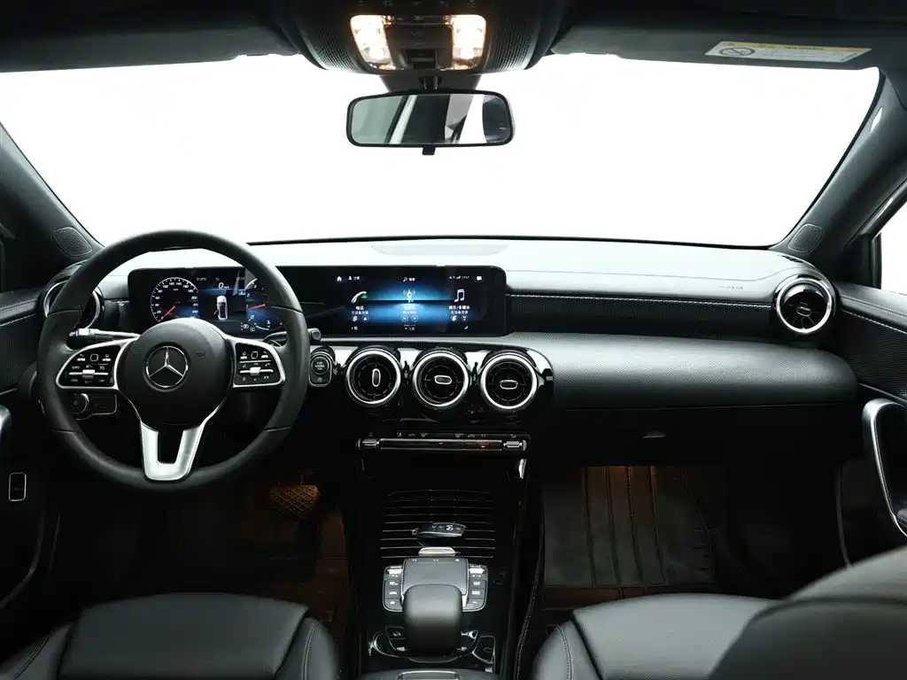 Mercedes-Benz A-Class 2021 A 200 L Sport Sedan Dynamic Type фото 15