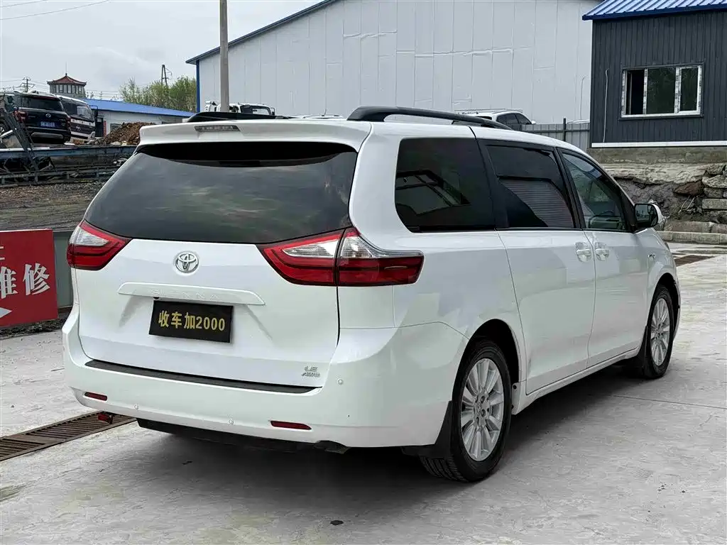 Toyota Sienna 2015 3.5L 4WD L фото 8