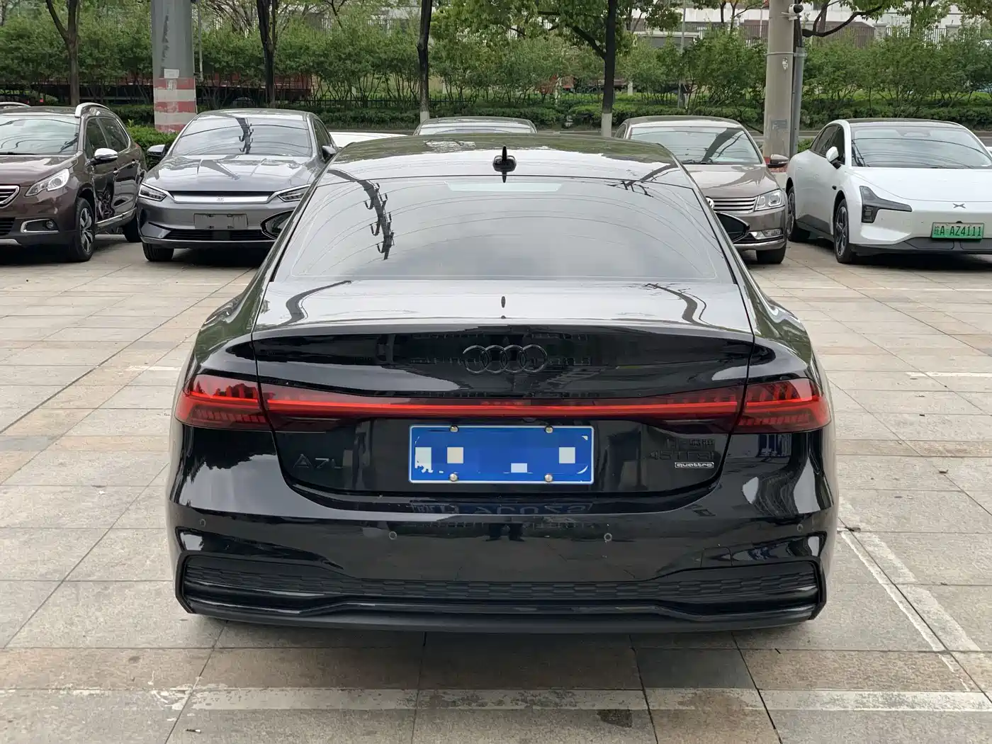 Audi A7L 2023 45 TFSI quattro S-line Black Warrior Edition фото 4