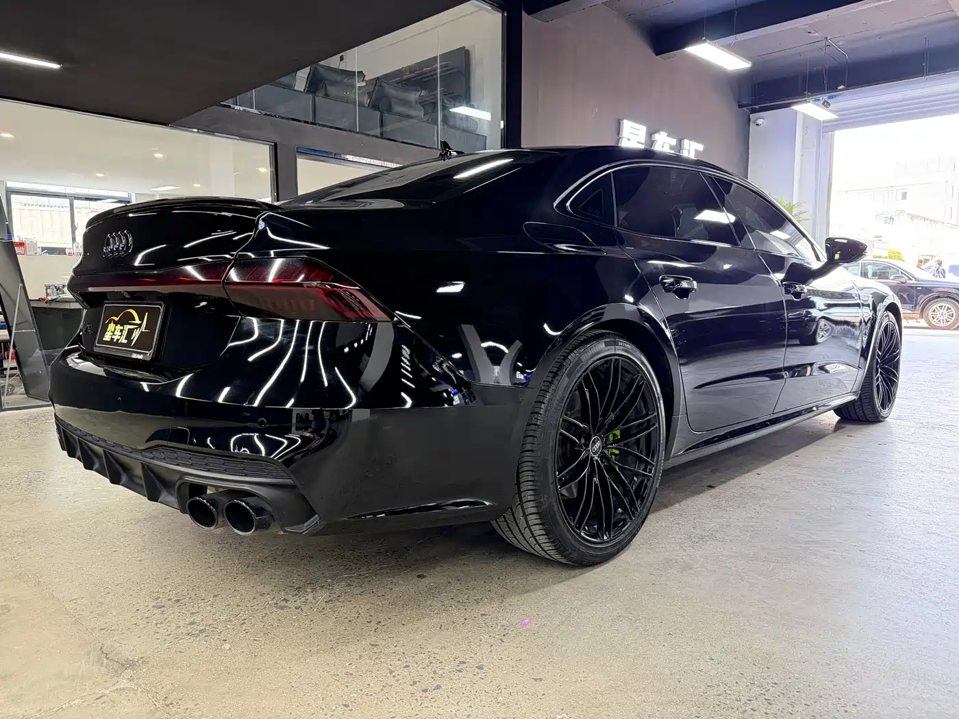 Audi A7L 2022 45 TFSI S-line Dream Builder Edition фото 13