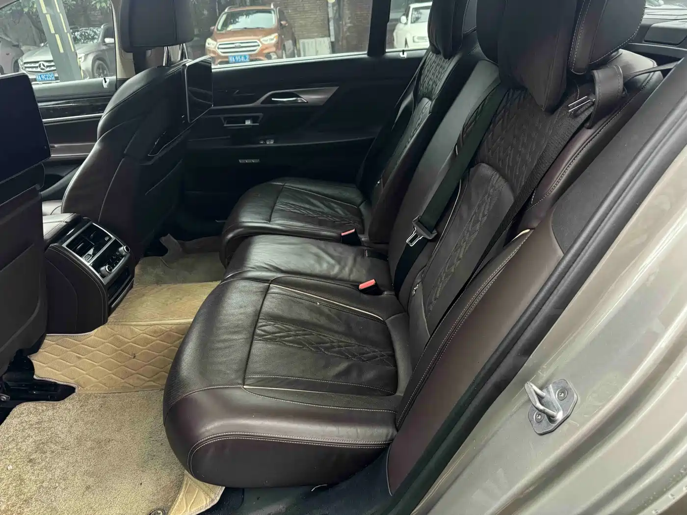 BMW 7 Series 2017 730Li Luxury Edition фото 6