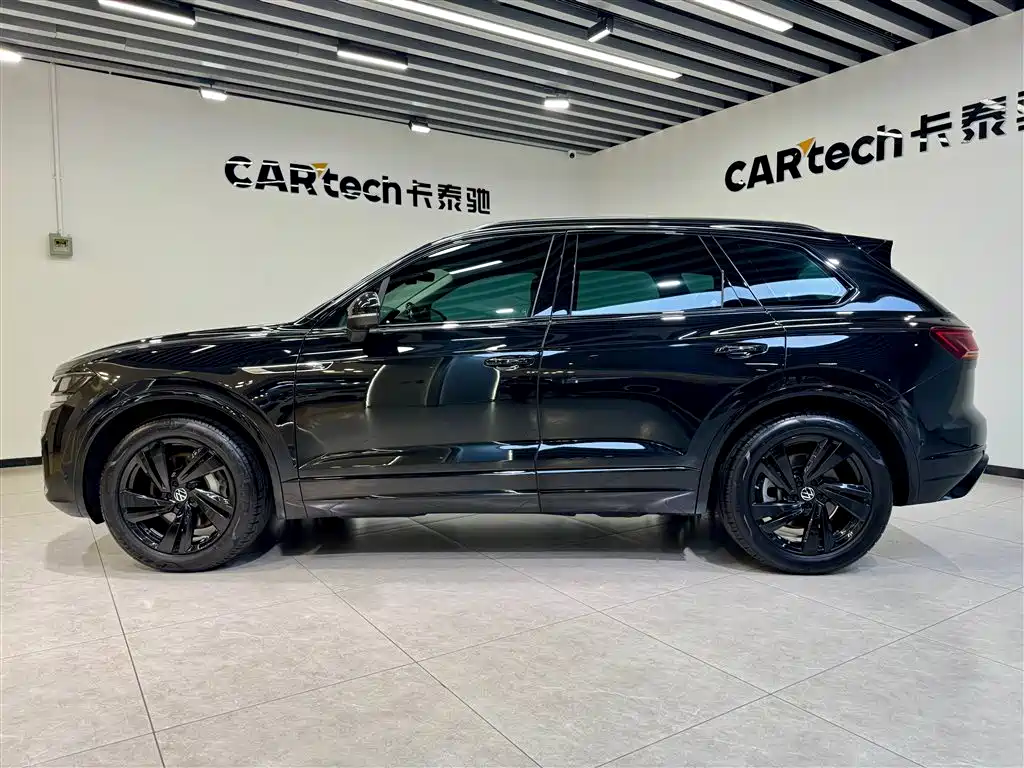 Volkswagen Touareg 2022 3.0TSI Rui Xiang Edition Gloss Black Sport Package фото 7