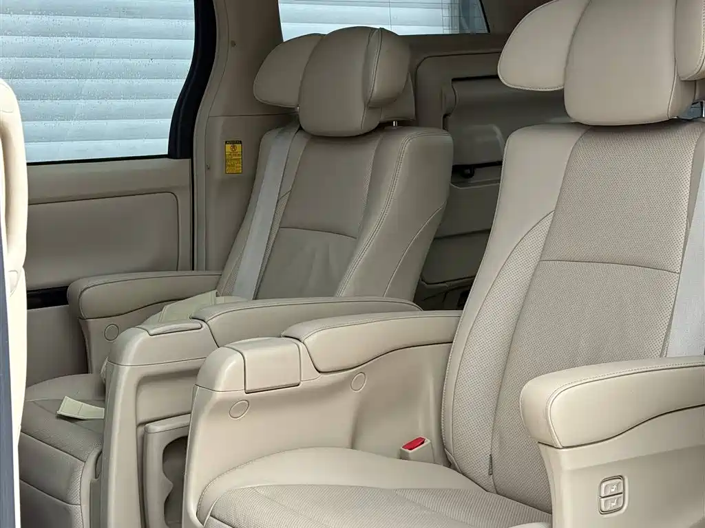 Toyota Alphard 2011 3.5L Luxury Edition фото 5