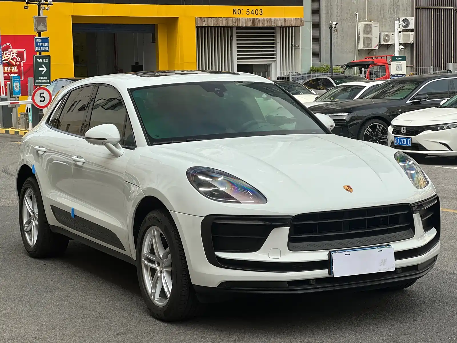 صورة 3 - Porsche Macan