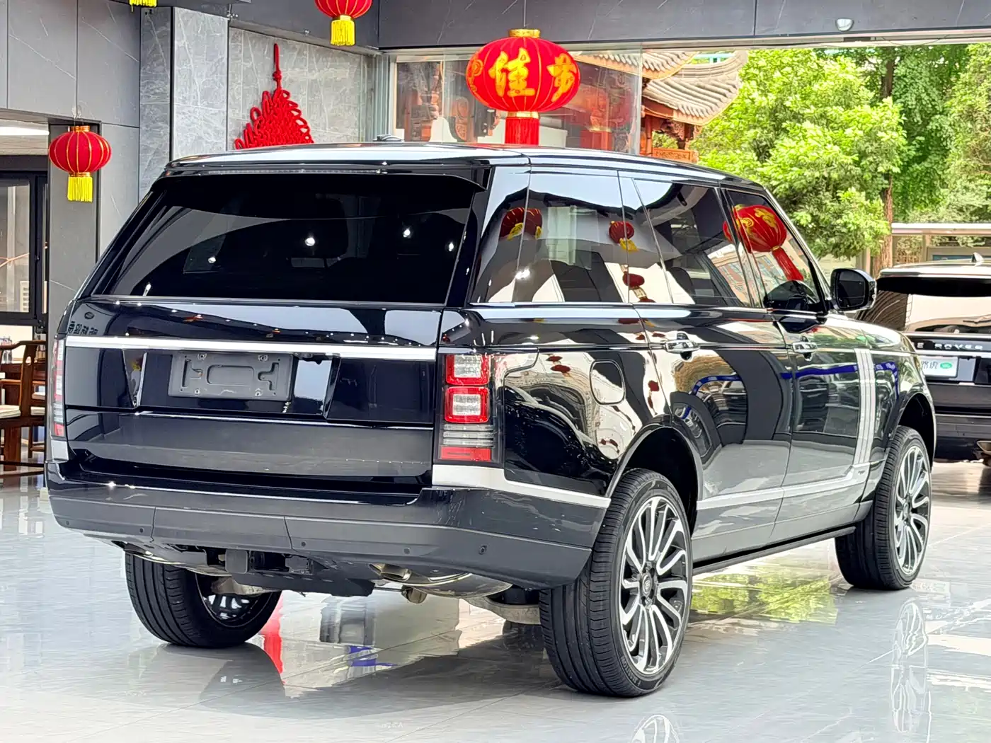 Фото 19 - Land Rover Range Rover