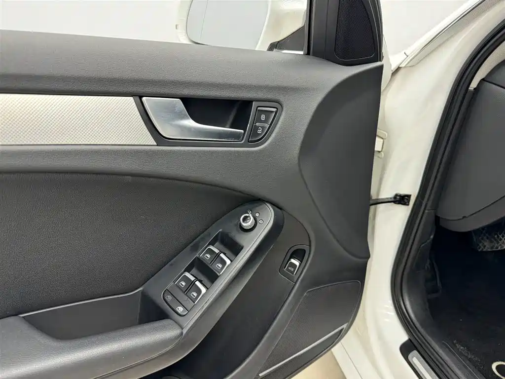 Audi A4L 2013 35 TFSI Automatic Standard фото 7