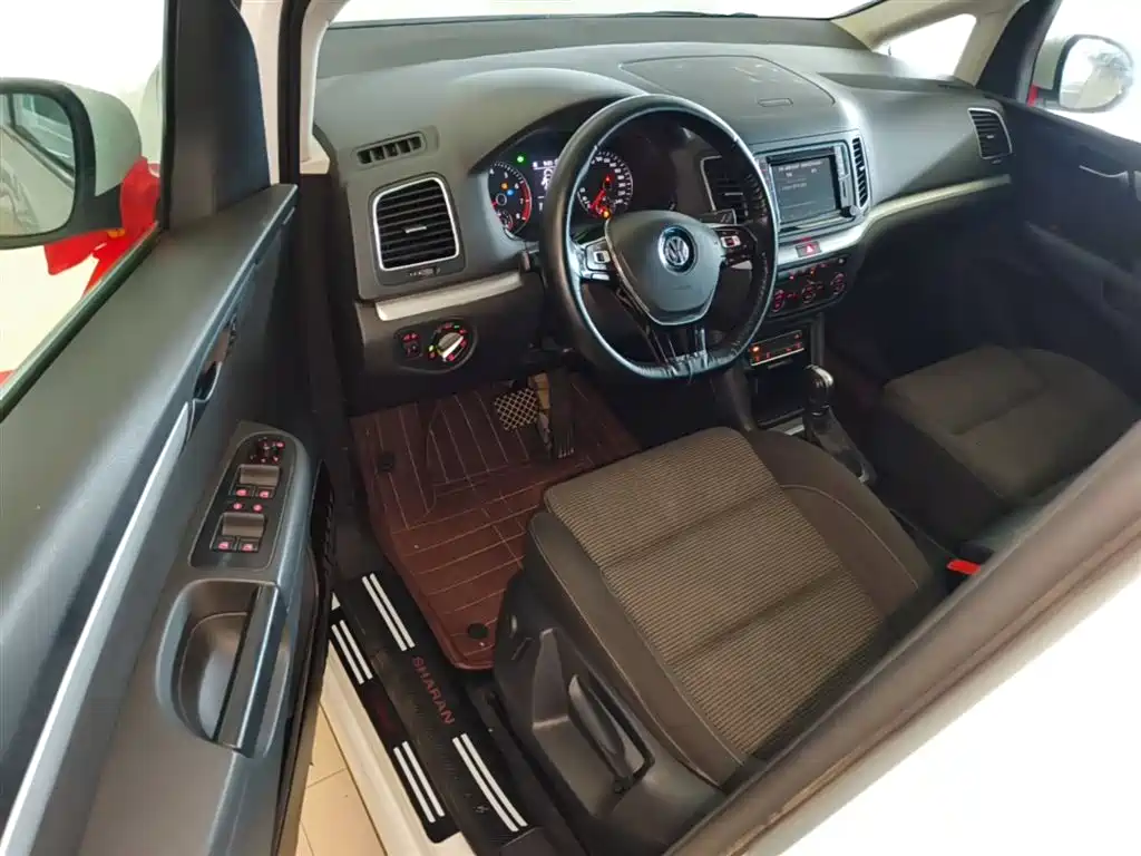 Volkswagen Sharan 2018 380TSI Comfort 7-Seater фото 16