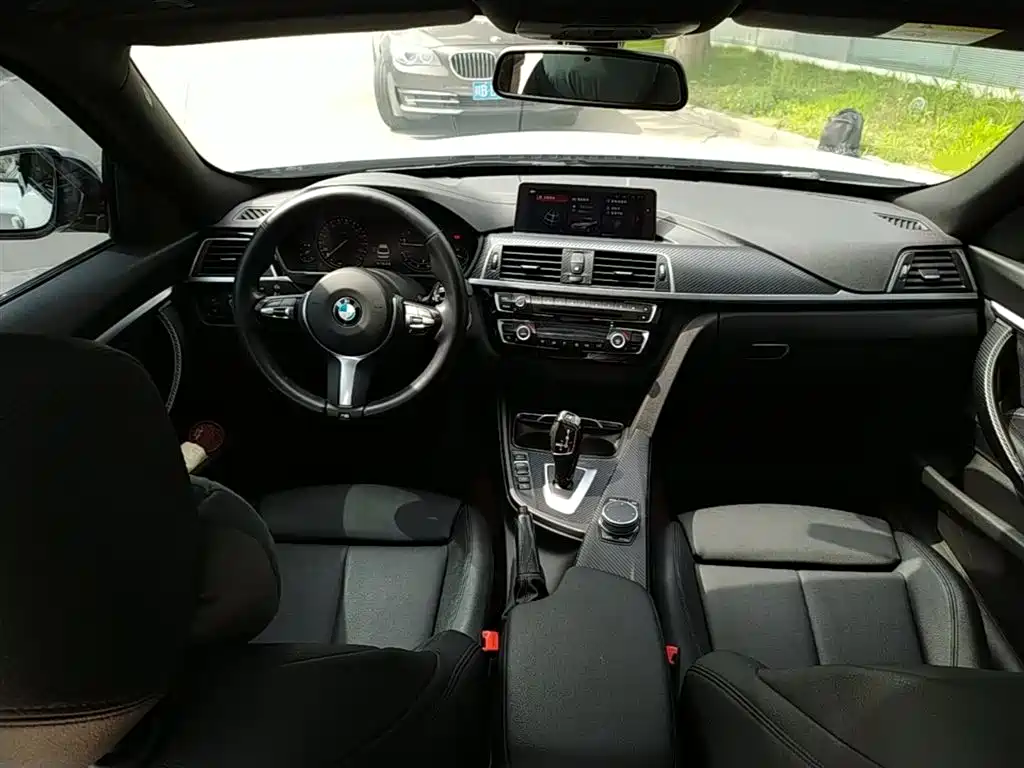 BMW 3 Series GT 2019 320i M Sport Package фото 10