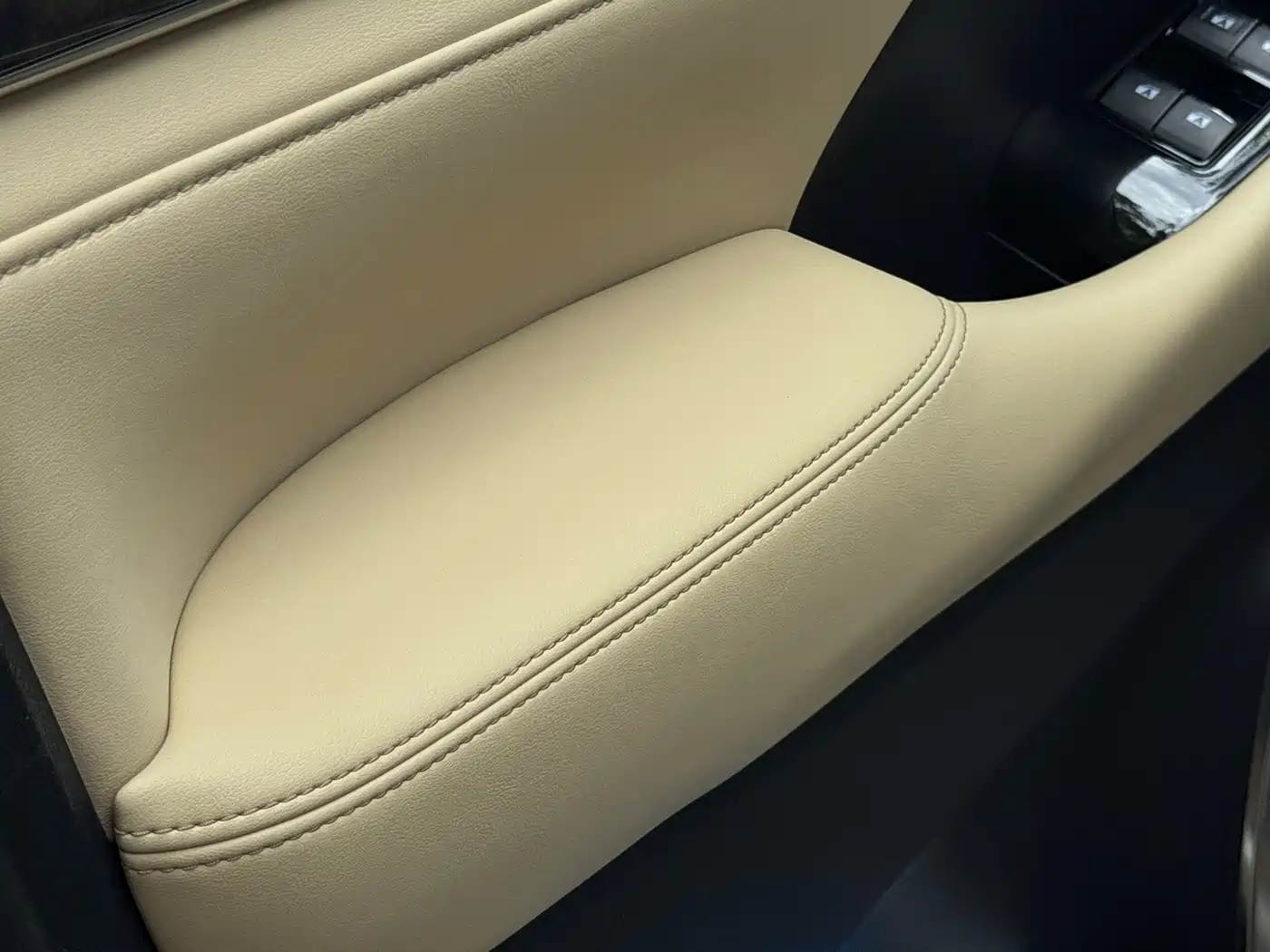 Toyota Vellfire 2020 Twin Engine 2.5L HV Premium Edition фото 8