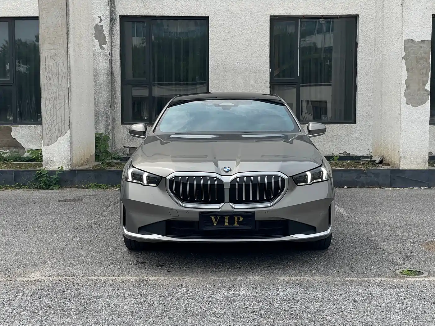 BMW 5 Series 2024 525Li Luxury Package фото 2