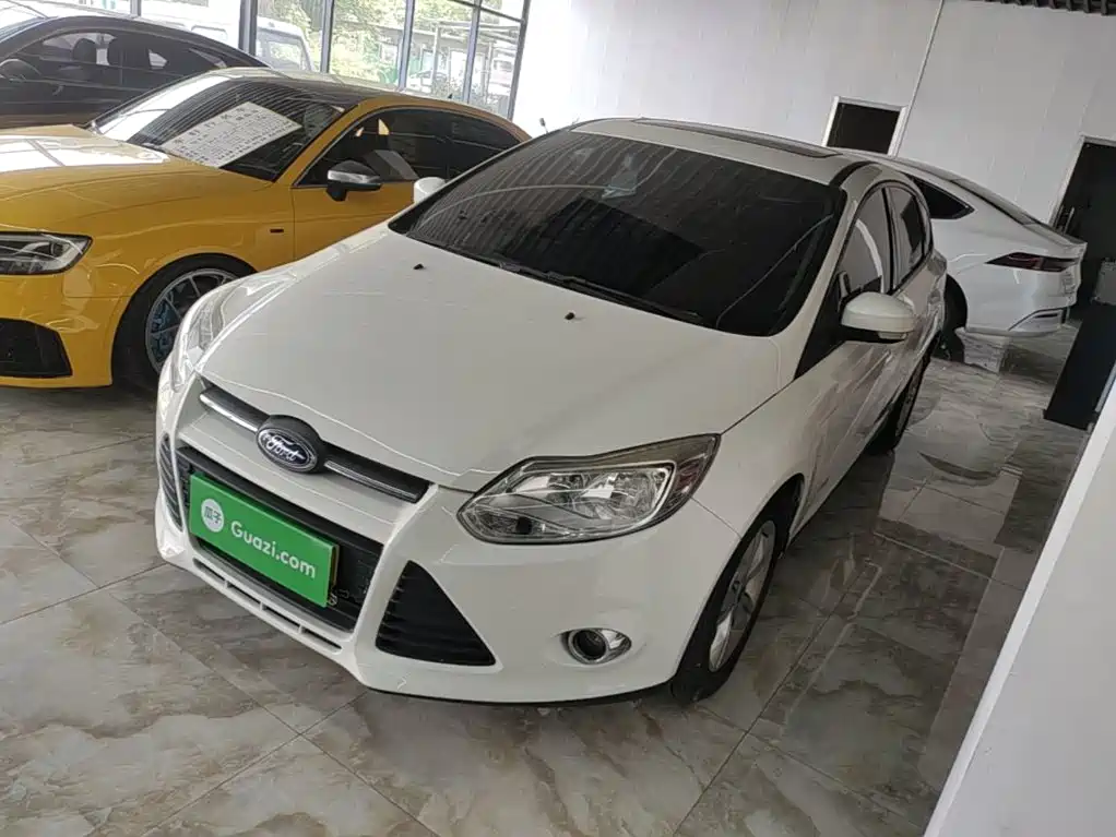 Фото 2 - Ford Focus