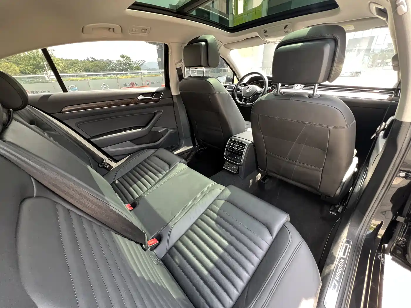 Volkswagen Magotan 2019 330TSI DSG Luxury Class China VI фото 28