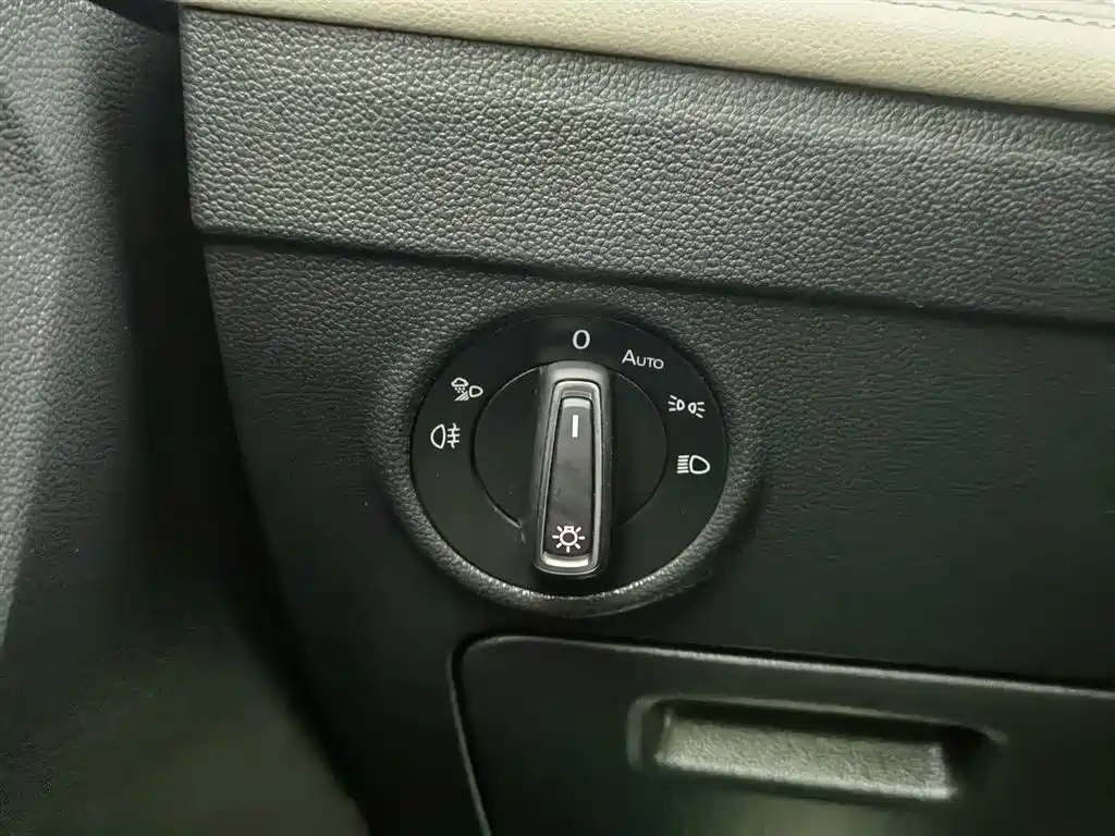 Volkswagen Tiguan L PHEV 2023 430PHEV Plug-in Hybrid Premium фото 21